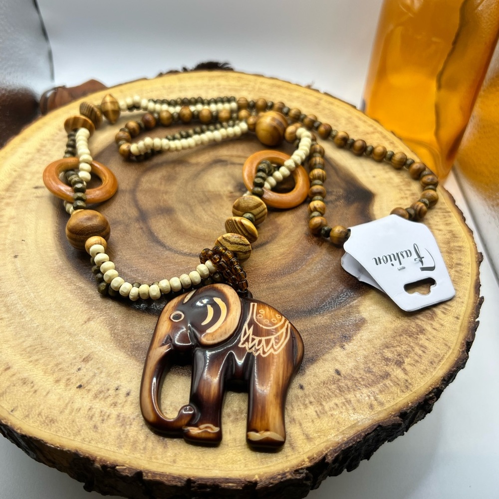 Bohemian Style Carved Wooden Elephant Necklace‎ NEW